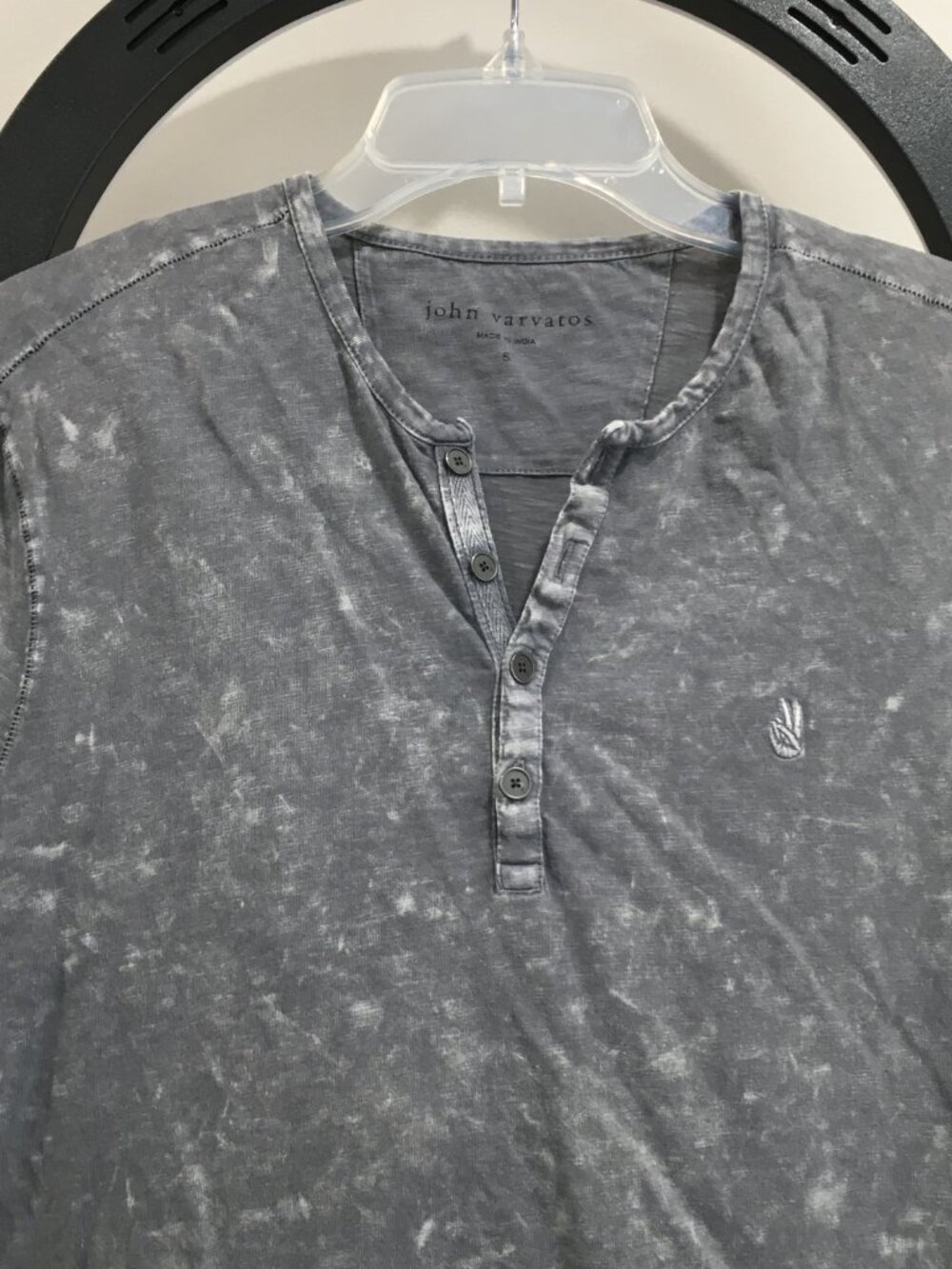 JOHN VARVATOS Gray White Henley Neck Short Sleeve Tee Shirt - Picture 4 of 8
